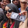 Bitch Better Have My Money! Fãs da Rihanna mandaram ver no Rock in Rio 2015