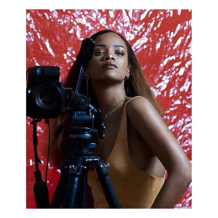 Rihanna aparece toda musa para a capa e recheio da revista Fader