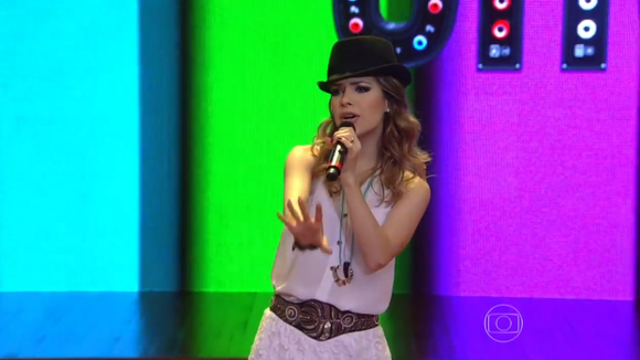 Sandy arrasa no "Vídeo Show" ao cantar Michael Jackson e "Escolho Você"