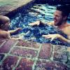 Stephen Amell é uma pai super divertido. Tem como não amar?