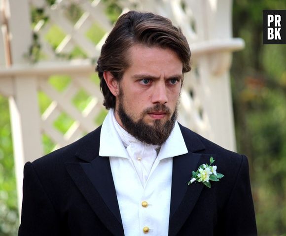 Felipe (Rafael Cardoso) conta a todos que não vai mais casar com Melissa (Paolla Oliveira) em "Além do Tempo"