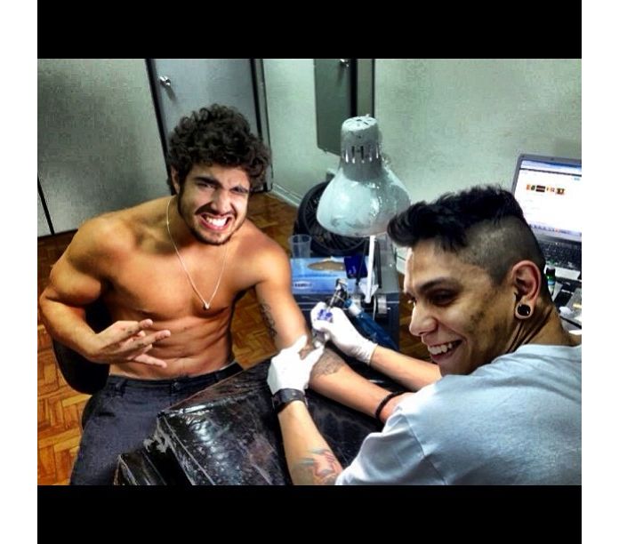 A primeira te tatuagem Primeira Tatuagem Confira 10 Coisas Que Acontecem Quando Alguem Resolve Fazer Uma Purebreak