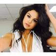 Selena Gomez chama a atenção de um jeito bem fácil...