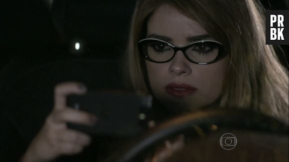 Aline (Vanessa Giácomo) se fingia de apaixonada por César (Antônio Fagundes) e até o ajudou a desmascarar Félix (Mateus Solano) em "Amor à Vida"