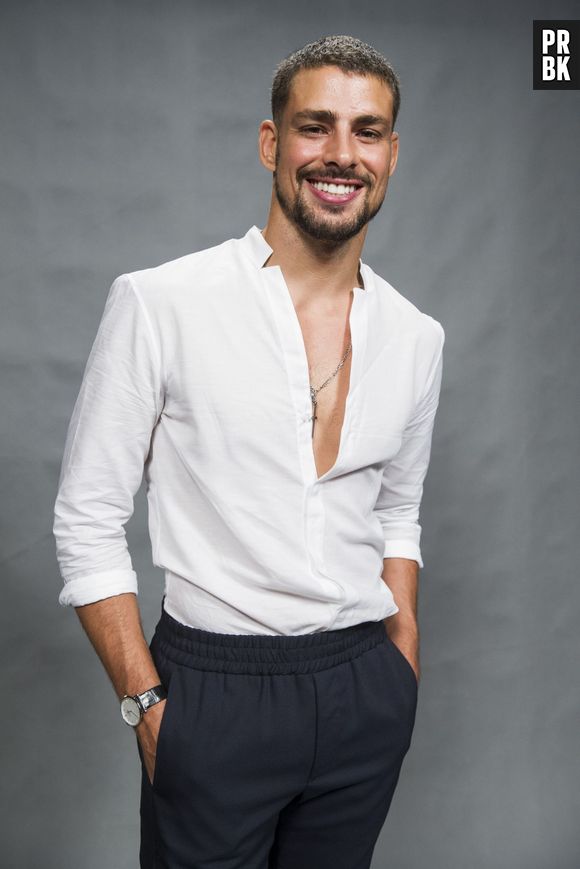 Cauã Reymond está na lista de galãs que têm uma barba impcável