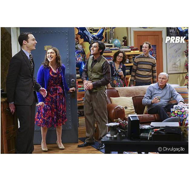 Em "The Big Bang Theory", Sheldon (Jim Parsons) ganha festa surpresa, mas lembranças do passado o atormentam!
