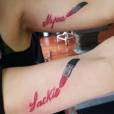Se você e sua irmã adorarem maquiagem, essa tatuagem é perfeita!