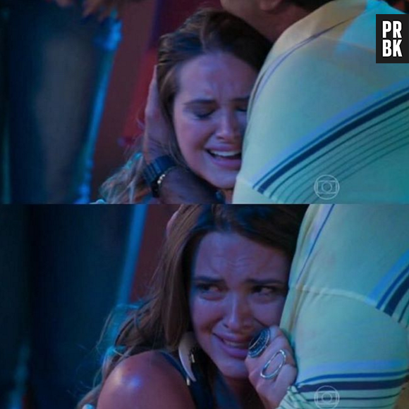 Em "Totalmente Demais", Cassandra (Juliana Paiva) é eliminada do concurso e fica arrasada!