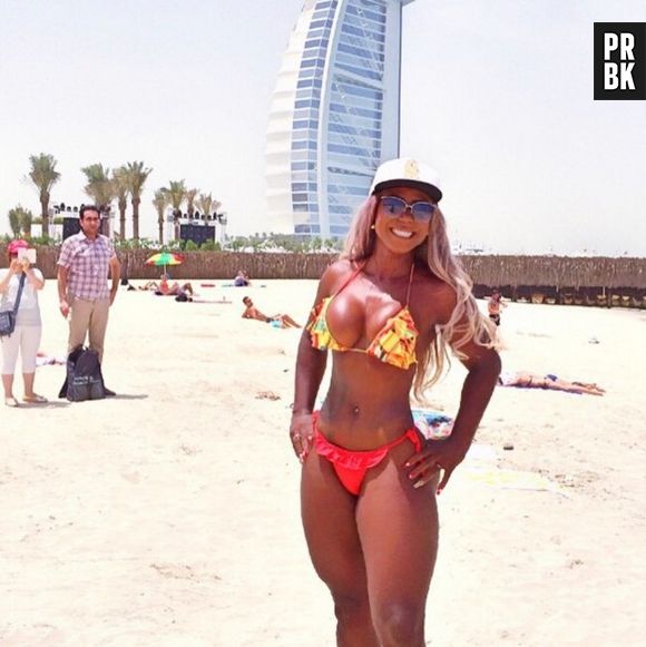 Adélia, do "BBB16", deixa muita menininha no chinelo