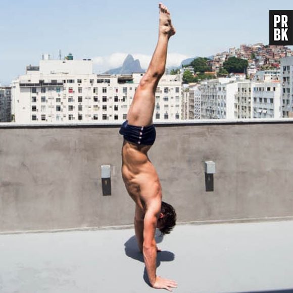 Klebber Toledo planta bananeira em fotos para a revista TPM