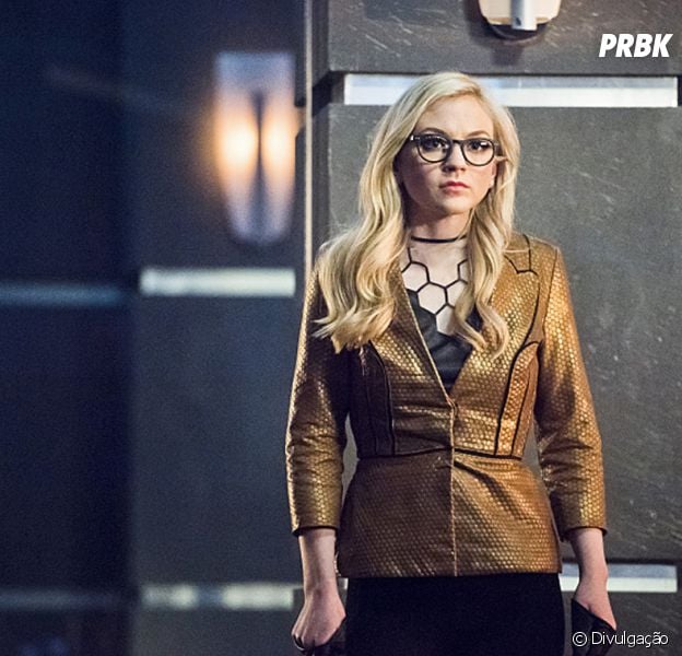 Em "Arrow": Brie (Emily Kinney) surge na história e ameaça Felicity (Emily Bett Rickards) por causa do bio-chip!