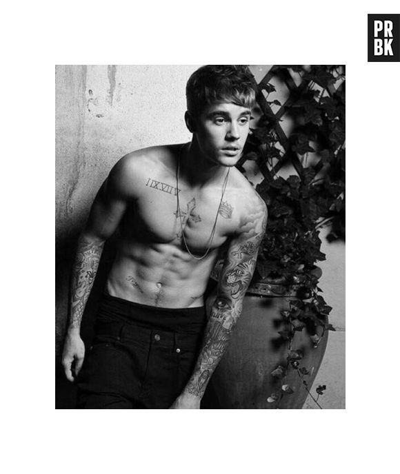 Justin Bieber participou de uma sessão de fotos com Karl Legerfeld para ilustrar matéria na revista V