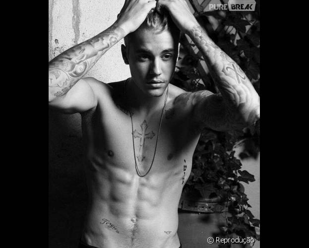Justin Bieber posa sensual para fotógrafo Karl Legerfeld e fotos são divulgadas!