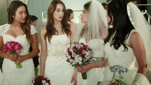 Na 4ª temporada de "Pretty Little Liars": Casamento? Veja as liars de noiva!