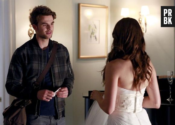 Dean (Nathaniel Buzolic) é quem ajudará Spencer (Troian Bellisario) a superar seu vício por pílulas em "Pretty Little Liars"