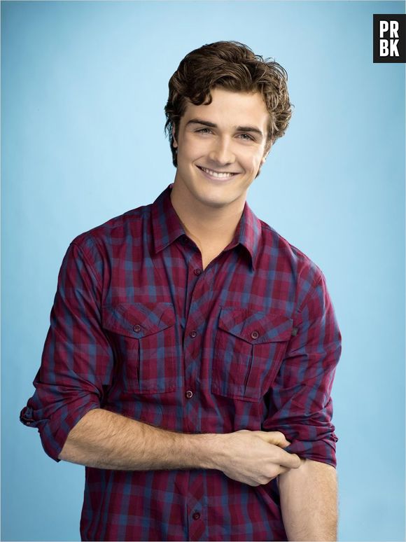 O Matty McKibben (Beau Mirchoff) de "Awkward" deixaria seu Carnaval mais divertido do que nunca!