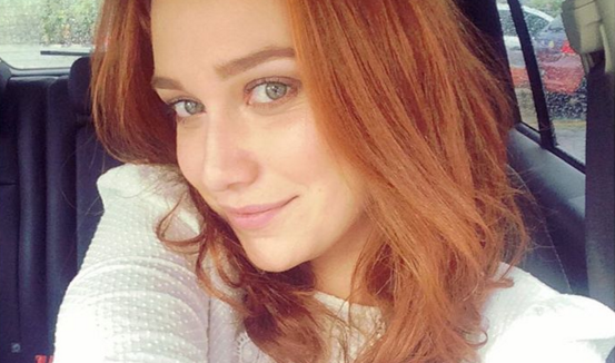 De "Cúmplices de Um Resgate", Maria Pinna, a vilã Regina, manda recado especial para fãs da novela!