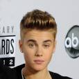 Também em 2012, Justin Bieber chegando no American Music Awards