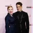 Scarlett Johansson espera filho do noivo Romain Dauric