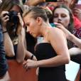 A atriz Scarlett Johansson já mostra barriguinha saliente