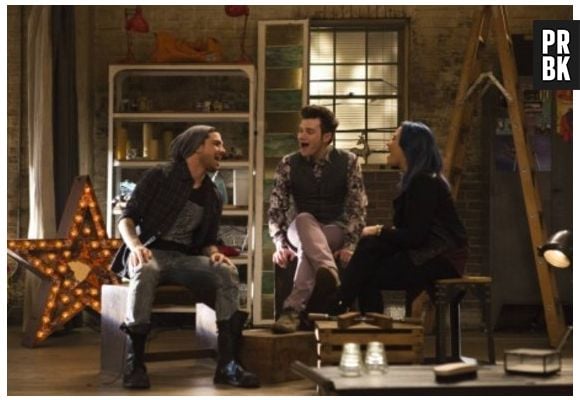 Demi Lovato, Adam Lambert e Chris Colfer cantam juntos em "Glee"