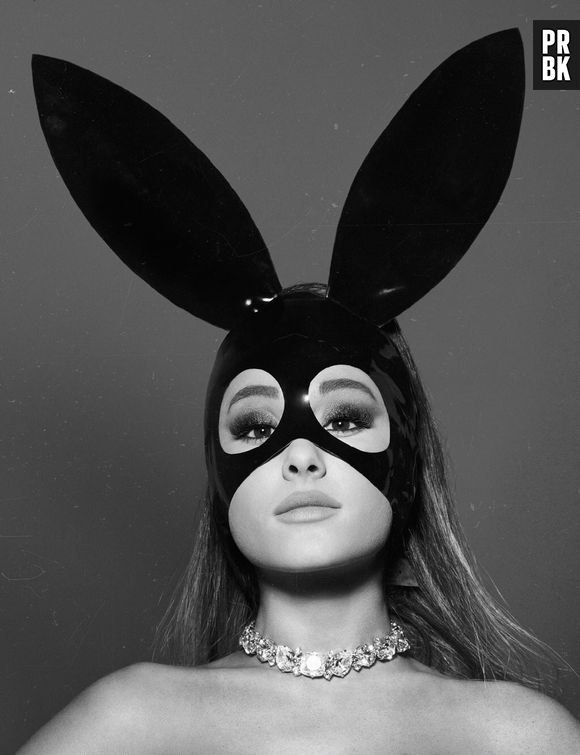 No Grindr, Ariana Grande promove o álbum "Dangerous Woman"