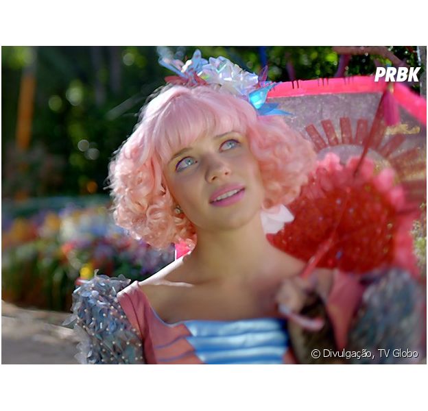 Bruna Linzmeyer é a protagonista de cabelos cor de rosa de "Meu Pedacinho de Chão"!
