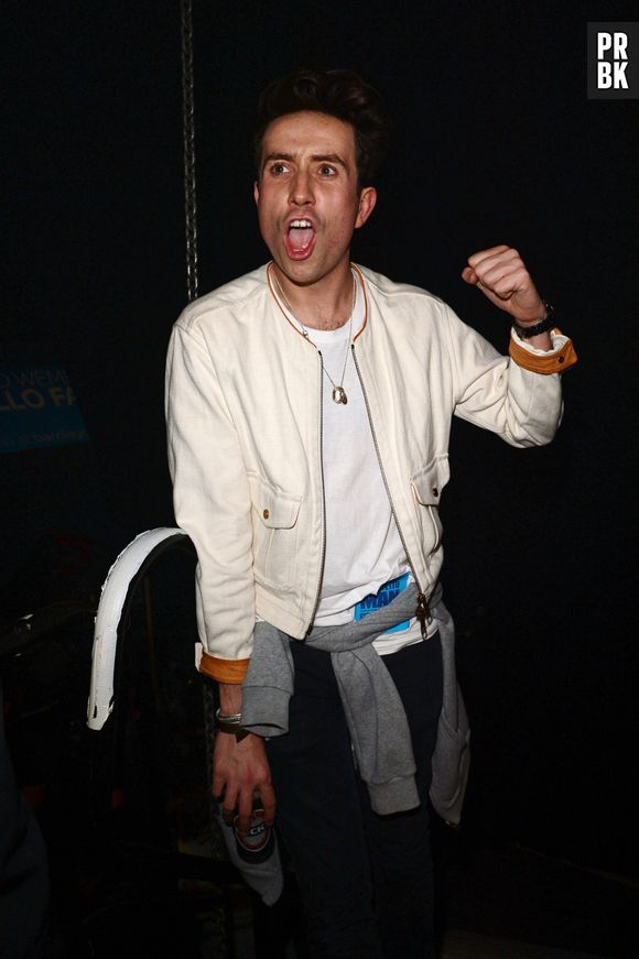 Nick Grimshaw teria chamado Louis Tomlinson de "astro do pop reclamão"