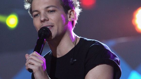 Louis Tomlinson, do One Direction, briga com amigo de Harry Styles no Twitter