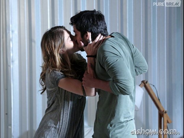 Em "Al&eacute;m do Horizonte", Marlon (Rodrigo Simas) beijar&aacute; Paulinha (Christiana Ubach)