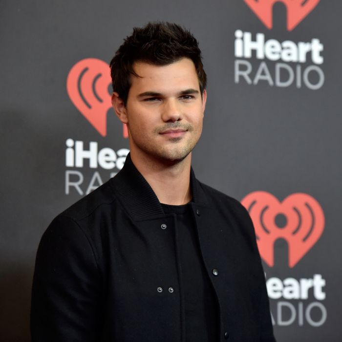 Taylor Lautner, de &quot;Scream Queens&quot;, também participou do iHeartRadio Music Festival 2016