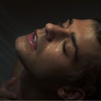 Astro da Disney vira ator pornô gay em filme com James Franco e Christian Slater