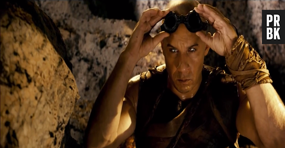 "Riddick" mostra um homem fugindo de seus perseguidores no espaço!