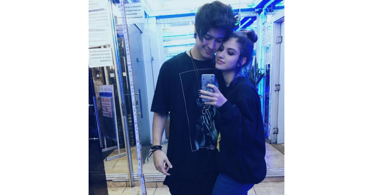 Giovanna Grigio assumiu namoro com Johnny Baroli em 2016 ...