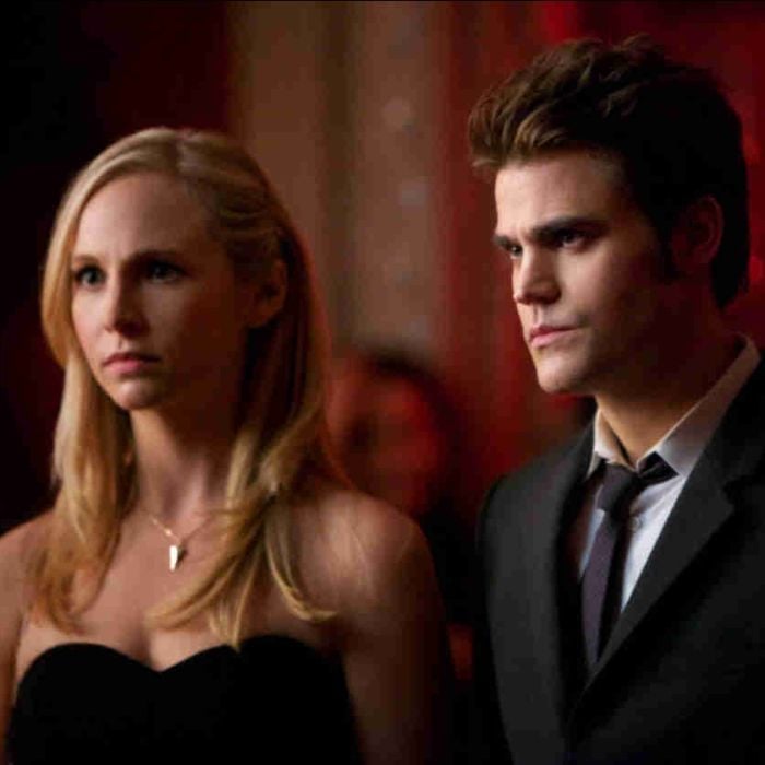  Caroline (Candice Accola) sempre conta com Stefan (Paul Wesley) para tudo em &quot;The Vampire Diaries&quot; 