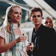  Stefan (Paul Wesley) tem se aproximado muito de Caroline (Candice Accola) em "The Vampire Diaries" 