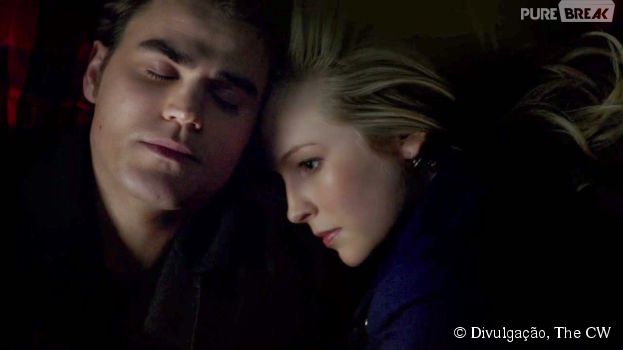 Os f&atilde;s de "The Vampire Diaries" torcem para Stefan (Paul Wesley) e Caroline (Candice Accola) ficarem juntos