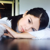 Selena Gomez, após férias com the Weeknd, volta ao Instagram e arranca elogios dos fãs!