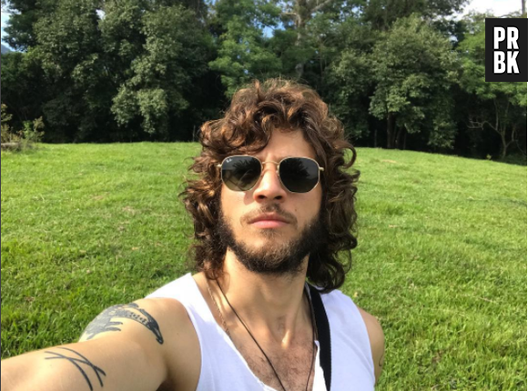 Chay Suede é outro que entra na lista dos cancerianos e apaixonados