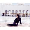 Rihanna posa na Grande Mesquita de Abu Dhabi, nos Emirados Árabes Unidos
