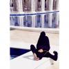A popstar Rihanna visitou a mesquita Sheikh Zayed, o maior templo de Abu Dhabi