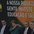 Até a presidente Dilma adotou o gesto de coração com as mãos