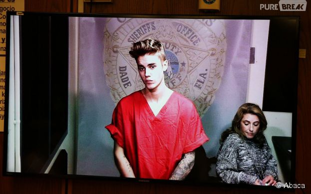 O cantor Justin Bieber foi condenado pela justiça dos EUA a liberdade condicional e pagamento de multa de aproximadamente R$160 mil