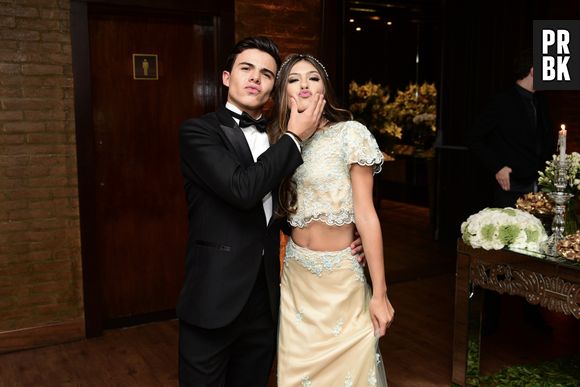 Thomaz Costa e Fernanda Concon mostraram ter bastante intimidade