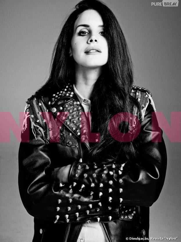 Lana Del Rey estampa a capa da edição de novembro da revista "Nylon" e abre o jogo sobre o seu próximo CD, álcool e os 'haters'