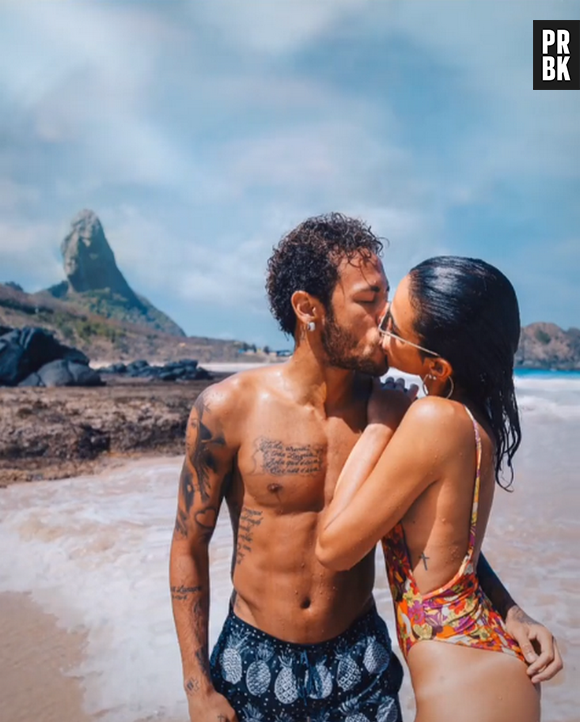 Neymar Jr. deixa elogio em foto de Bruna Marquezine de topless