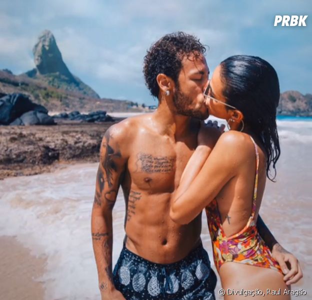 Neymar Jr. deixa elogio em foto de Bruna Marquezine de topless