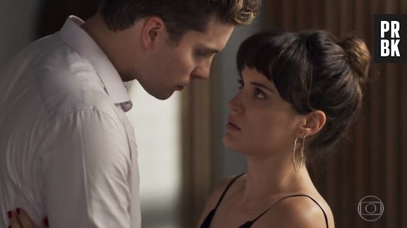 Em "O Outro Lado do Paraíso": Adriana (Julia Dalavia) decide deixar Patrick (Thiago Fragoso) e investir em Nicolau (Alexandre Claveaux) após se recuperar de doença