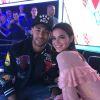 Bruna Marquezine e Neymar tiram foto com filho de blogueiros e fãs piram: "faz o seu, linda"