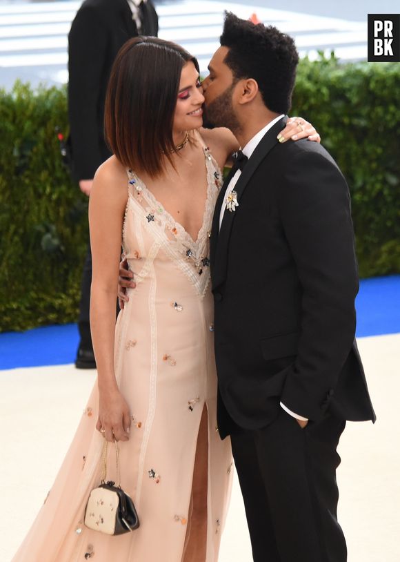 Selena Gomez e The Weeknd namoraram por quase um ano, mas o relacionamento chegou ao fim em 2017